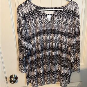 Alfred Dunner Women's Black and White Zigzag Blouse